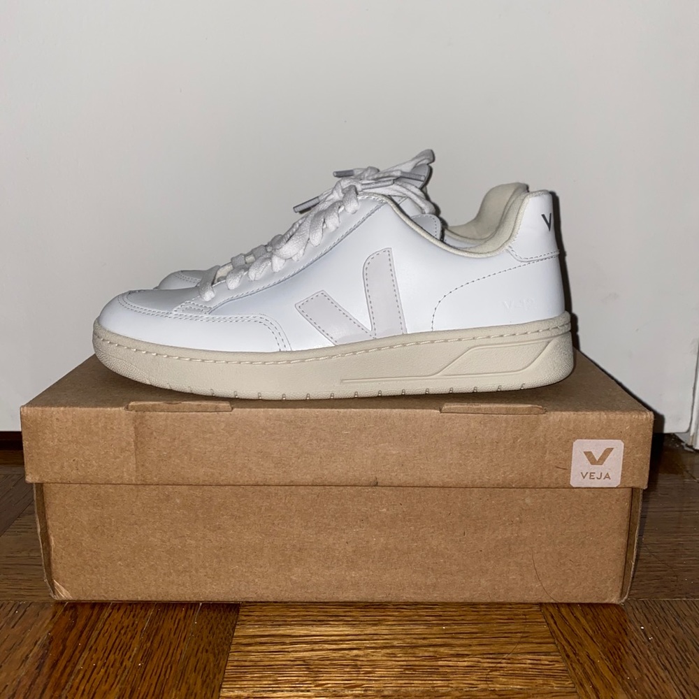 V-12 Vera Leather Extra White